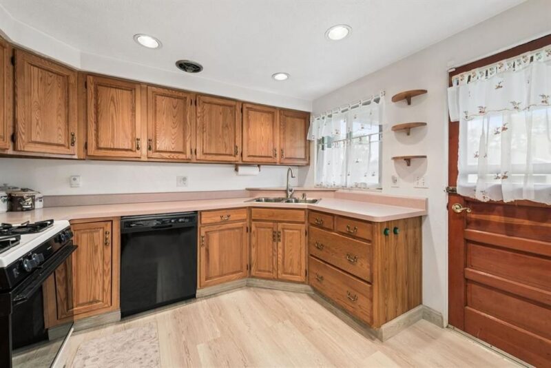 223 E Patty LANE — photo 8