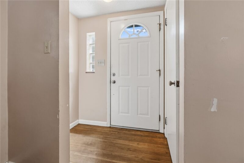 5211 White Oak Dr — photo 4