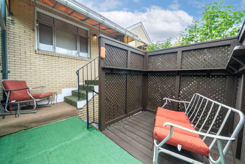 1208 Merrick Avenue — photo 4
