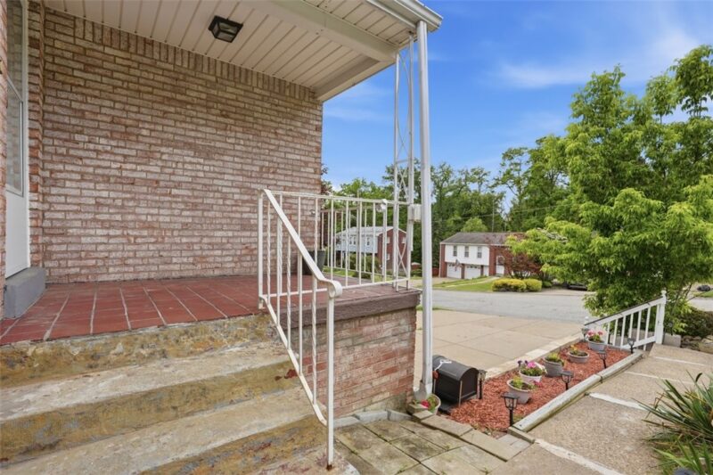 166 Glenhurst Dr — photo 4
