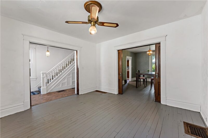 228 W 4th St — photo 5