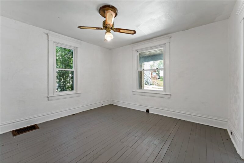 228 W 4th St — photo 8