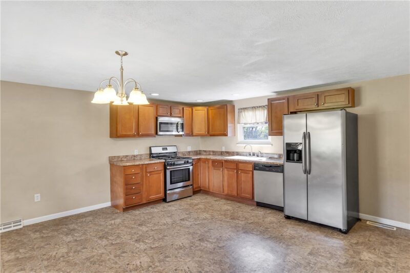 402 Highland street — photo 7