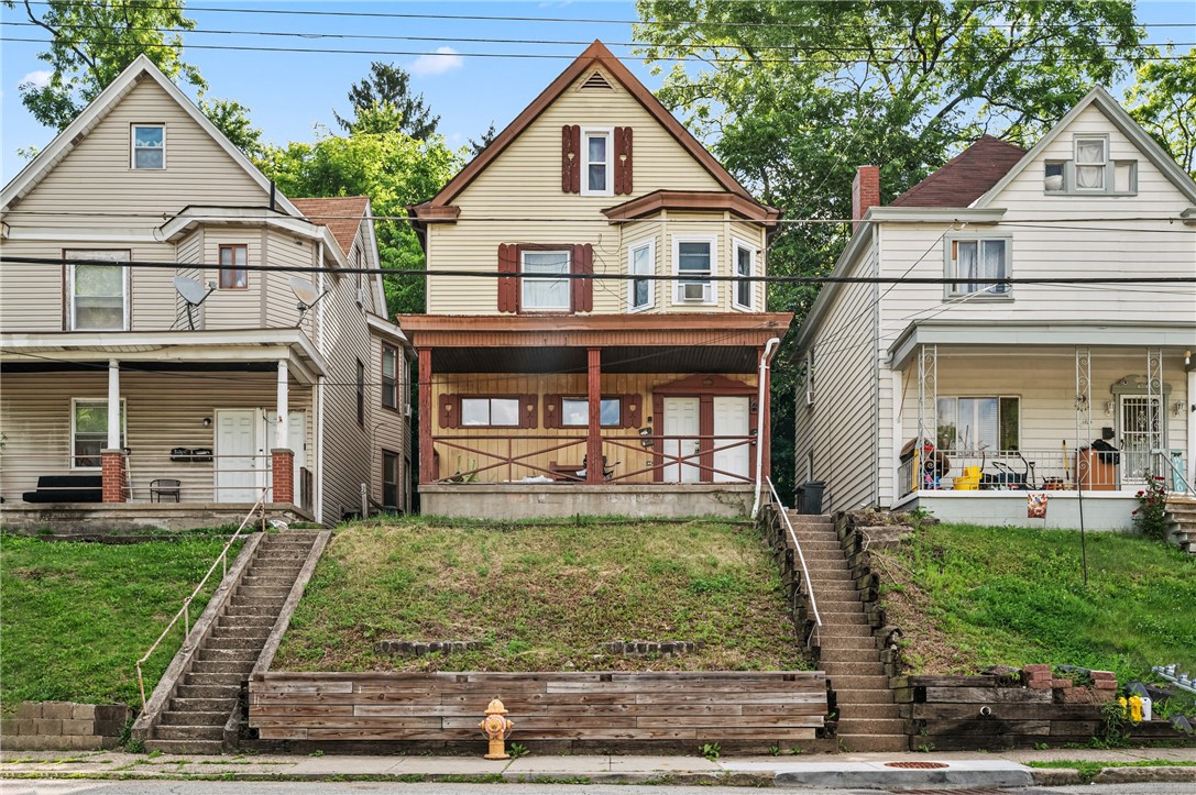 1527 Rutherford Ave — photo 1