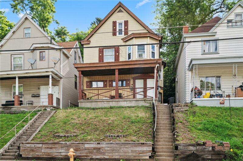 1527 Rutherford Ave — photo 2