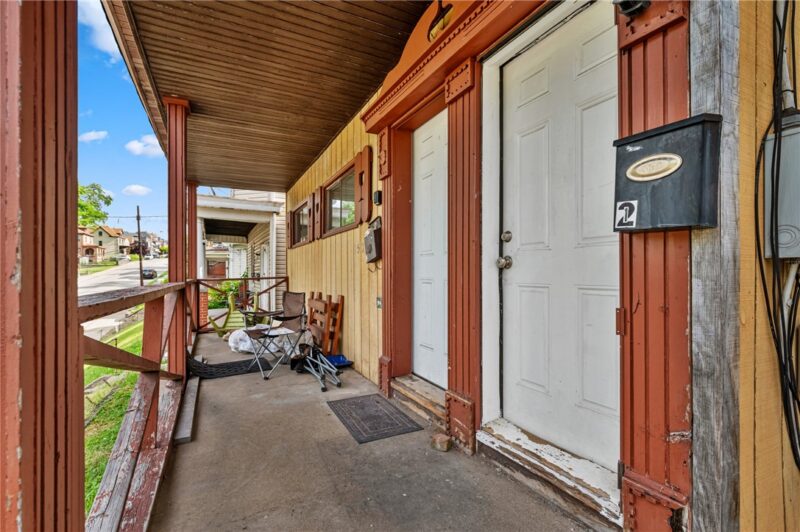 1527 Rutherford Ave — photo 4