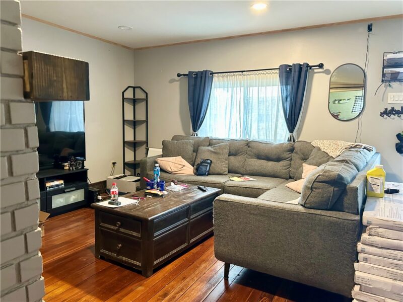 379 Walnut St — photo 2
