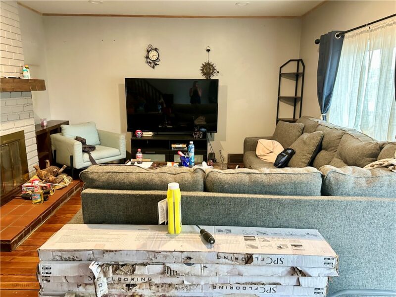 379 Walnut St — photo 3