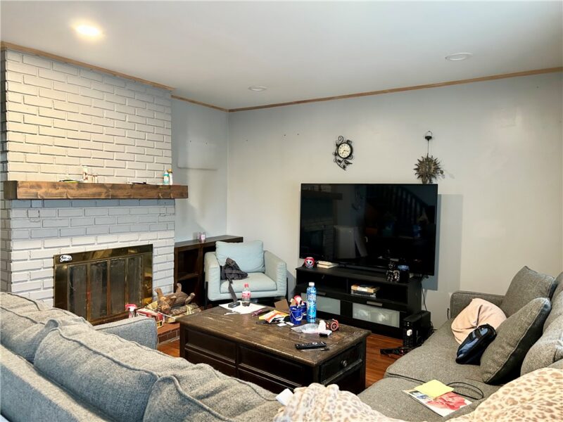 379 Walnut St — photo 4