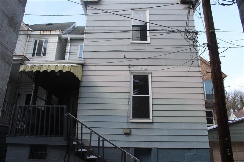 577 Linden Way — photo 1