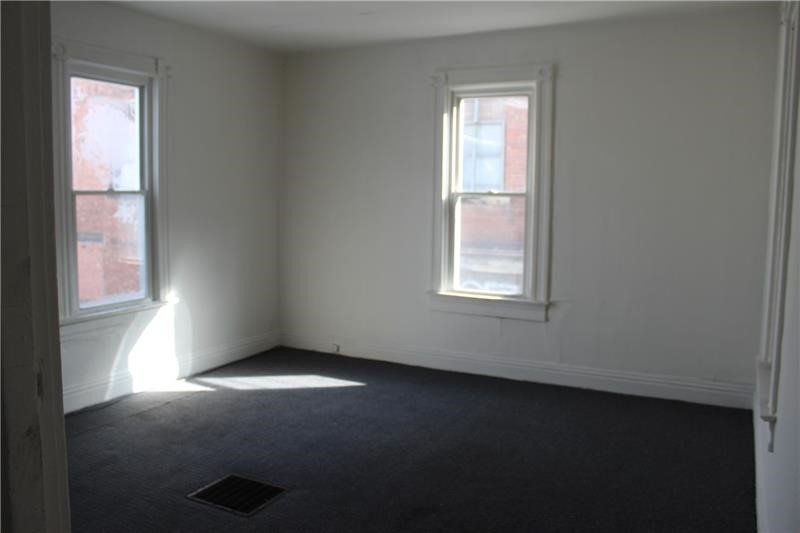 577 Linden Way — photo 3
