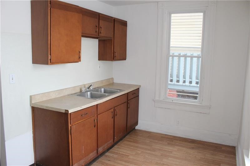 577 Linden Way — photo 4