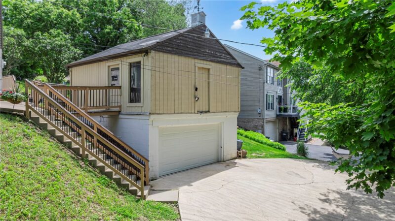 210 Pine Drive — photo 2