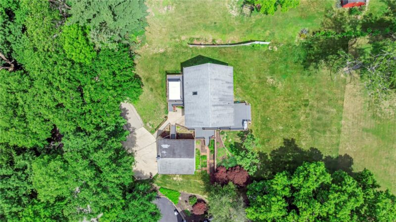 210 Pine Drive — photo 8