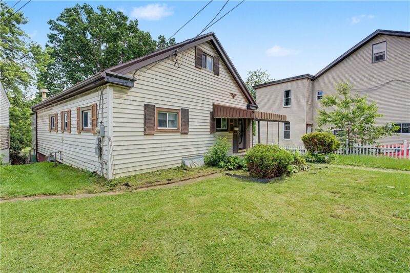 212 Singer AVENUE — photo 5