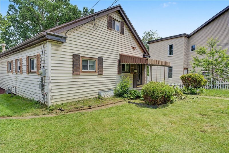 212 Singer AVENUE — photo 6