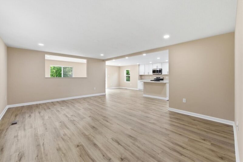 162 Foxwood Rd — photo 4