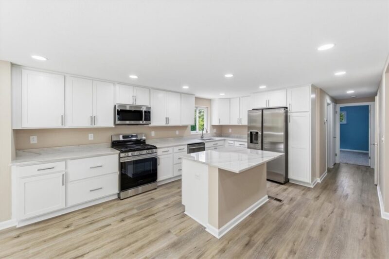 162 Foxwood Rd — photo 8