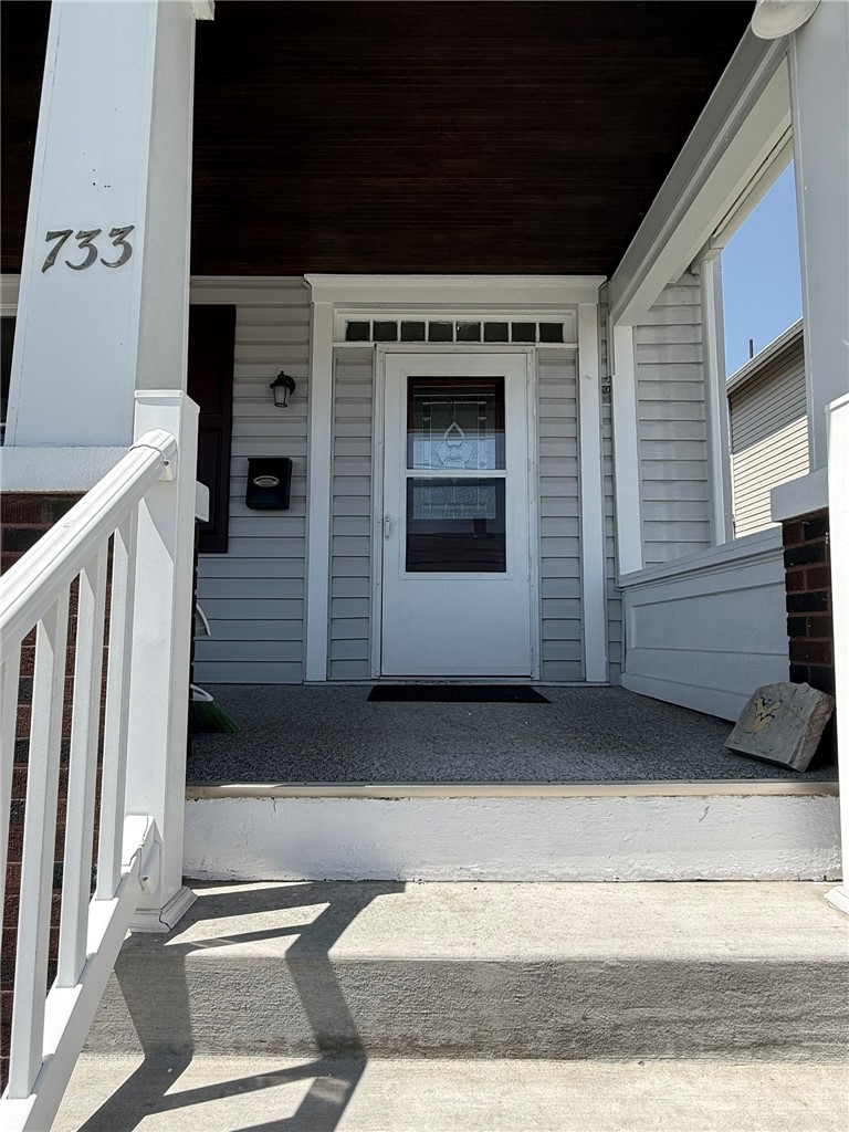 733 Speer St — photo 3
