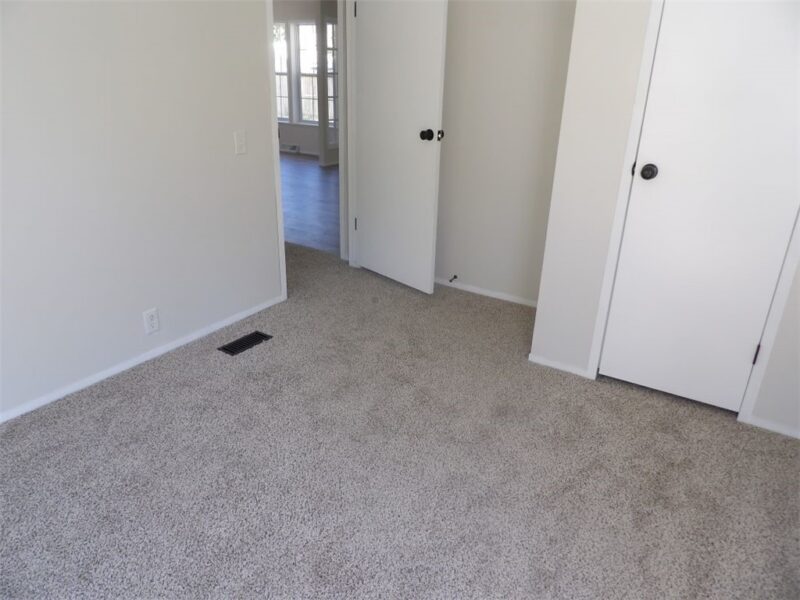 1040 Marshall St — photo 7