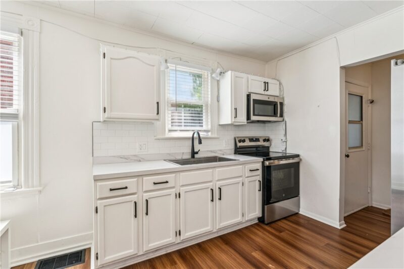 304 W Poland Ave — photo 3