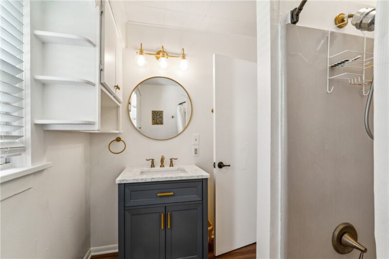 304 W Poland Ave — photo 8