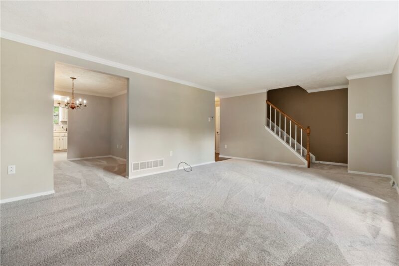 304 Cottingham Ct — photo 2