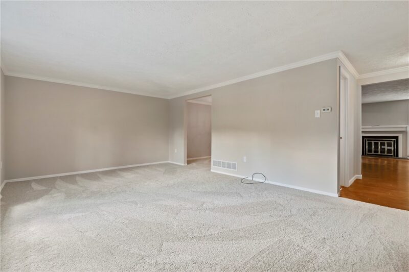 304 Cottingham Ct — photo 3