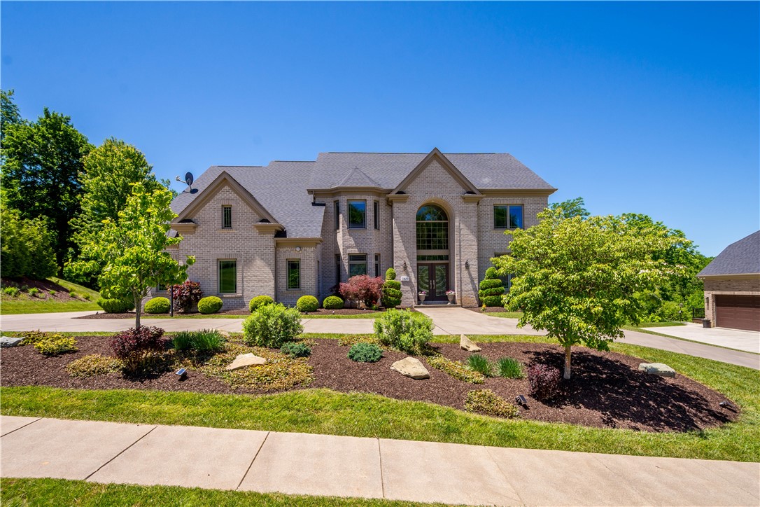 1820 Winchester Dr — photo 1