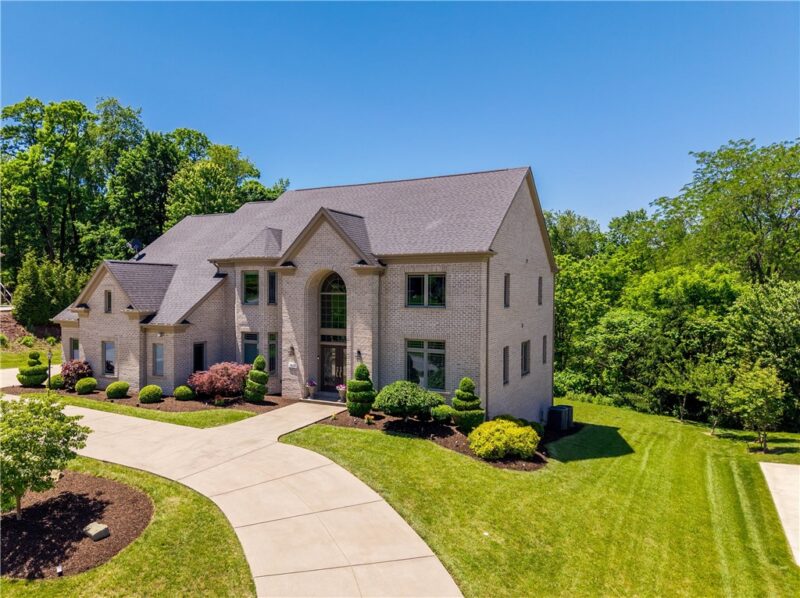 1820 Winchester Dr — photo 2
