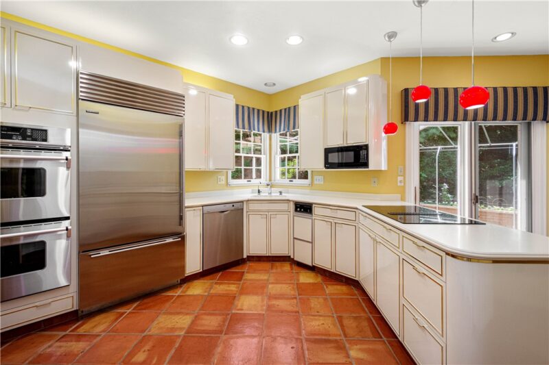 315 Kingsberry Cir — photo 7