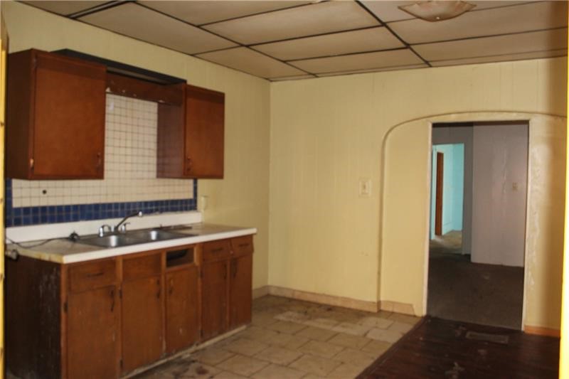 580 Thompson Ave — photo 2