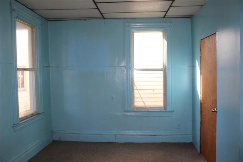 580 Thompson Ave — photo 4