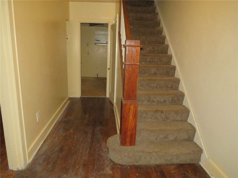 423 Braddock Rd — photo 2