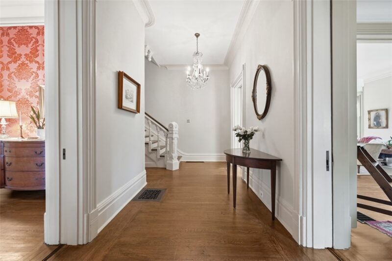 719 Amberson Ave — photo 3
