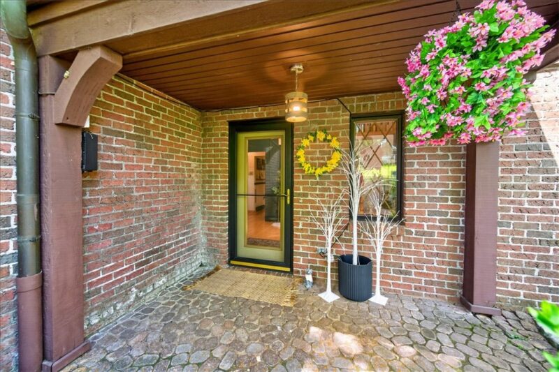 11 Kevin Circle — photo 2