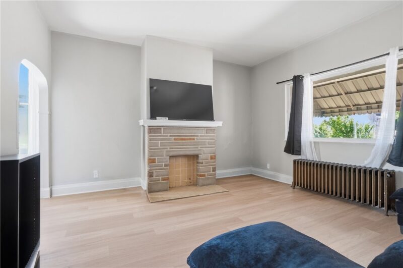 347 E 13th Avenue — photo 3