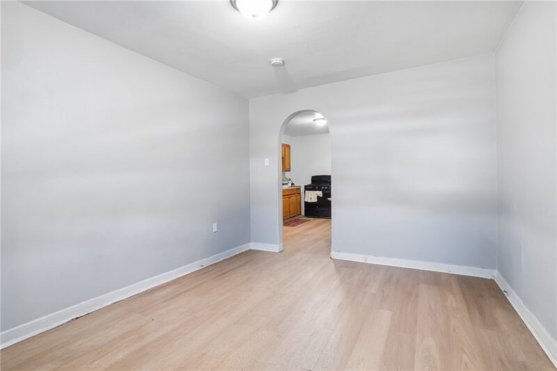 347 E 13th Avenue — photo 7