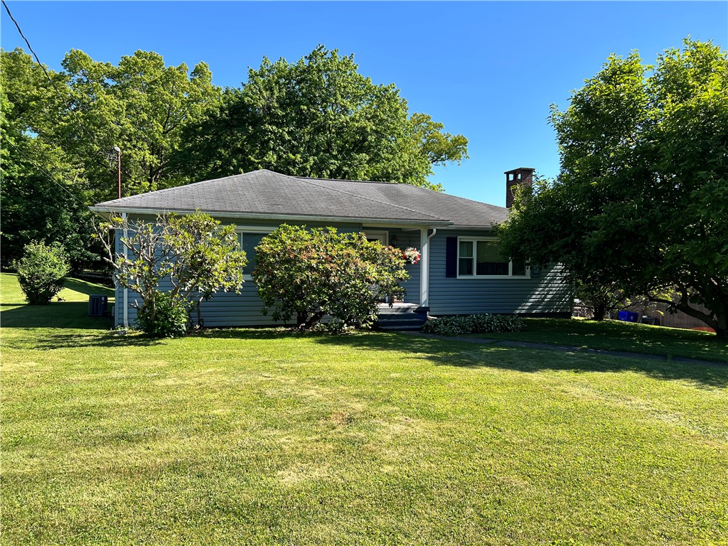 11 Evergreen Dr — photo 1