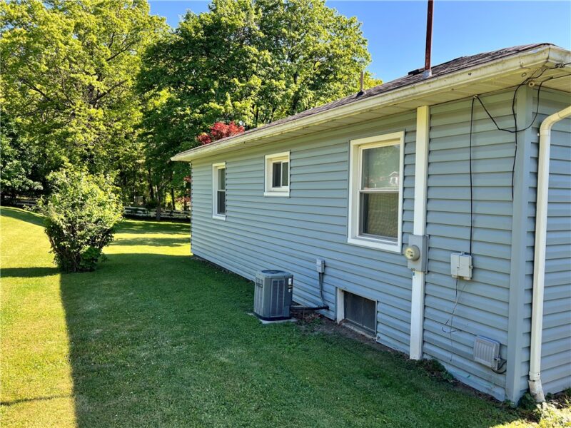 11 Evergreen Dr — photo 3