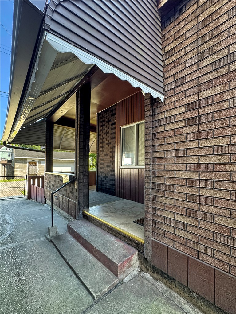 420 Arctic St. — photo 2