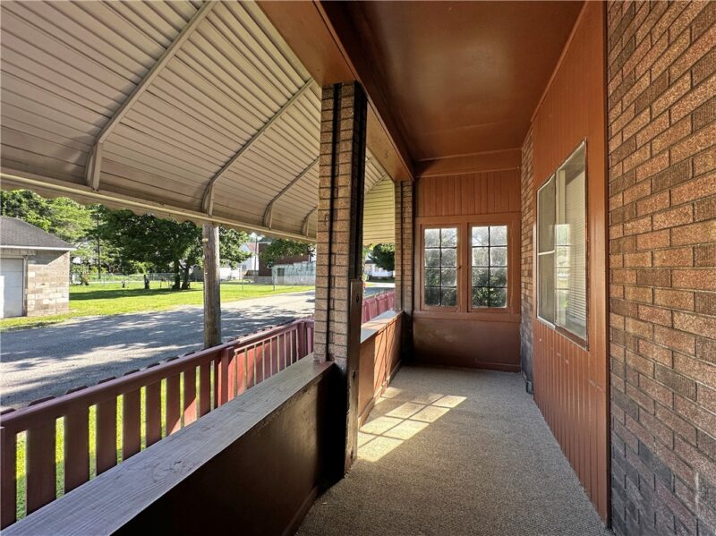 420 Arctic St. — photo 3
