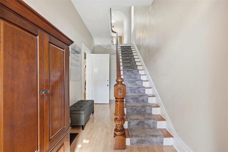 410 S Pacific Ave — photo 4