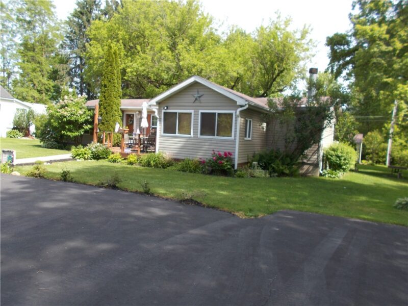 1884 Lillian Avenue — photo 2