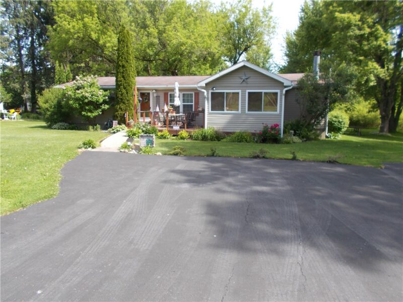 1884 Lillian Avenue — photo 3