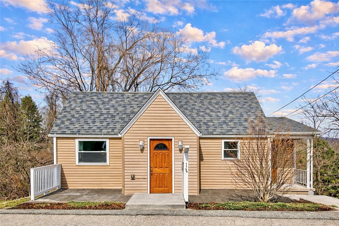 13 Sampson Avenue — photo 1
