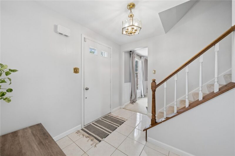 309 Toura Drive — photo 2