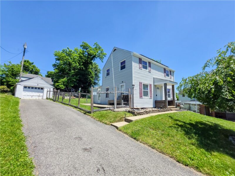 111 Jefferson Dr — photo 2