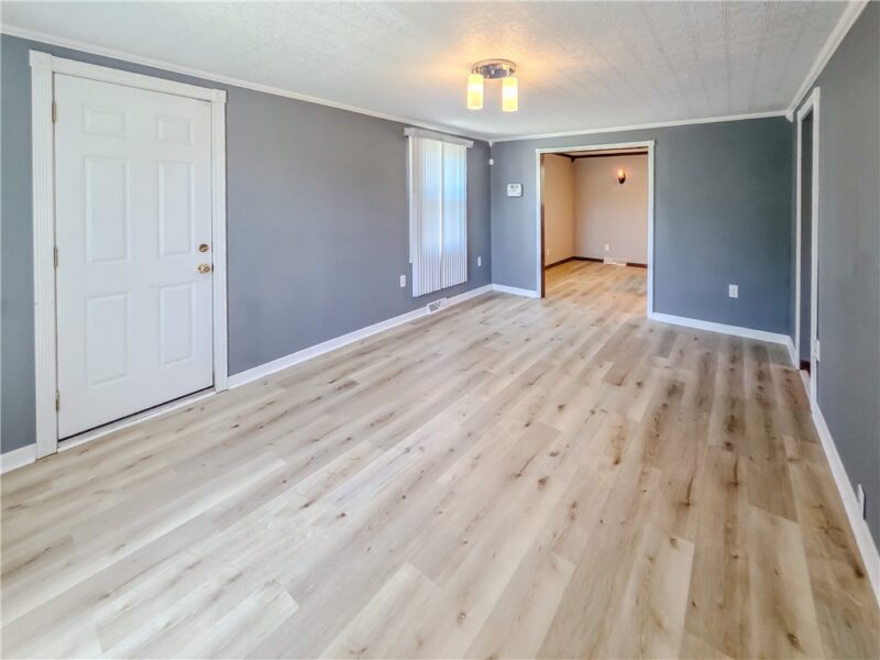 111 Jefferson Dr — photo 3