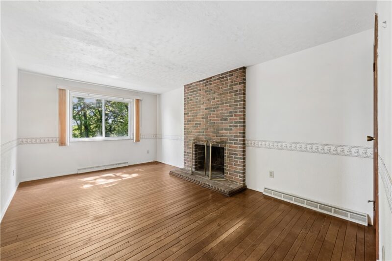 690 Blue Ridge Rd — photo 3